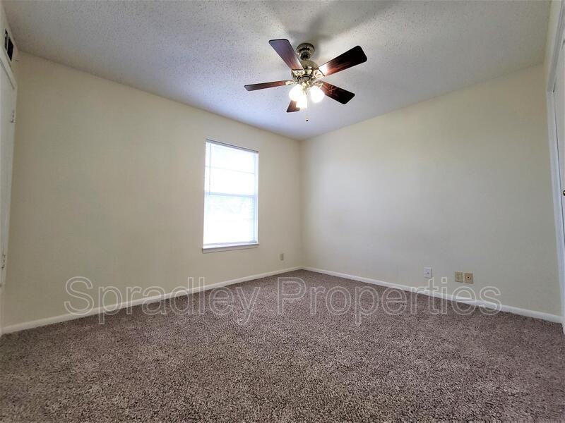 1027 N Wall St - Photo 5 of 7