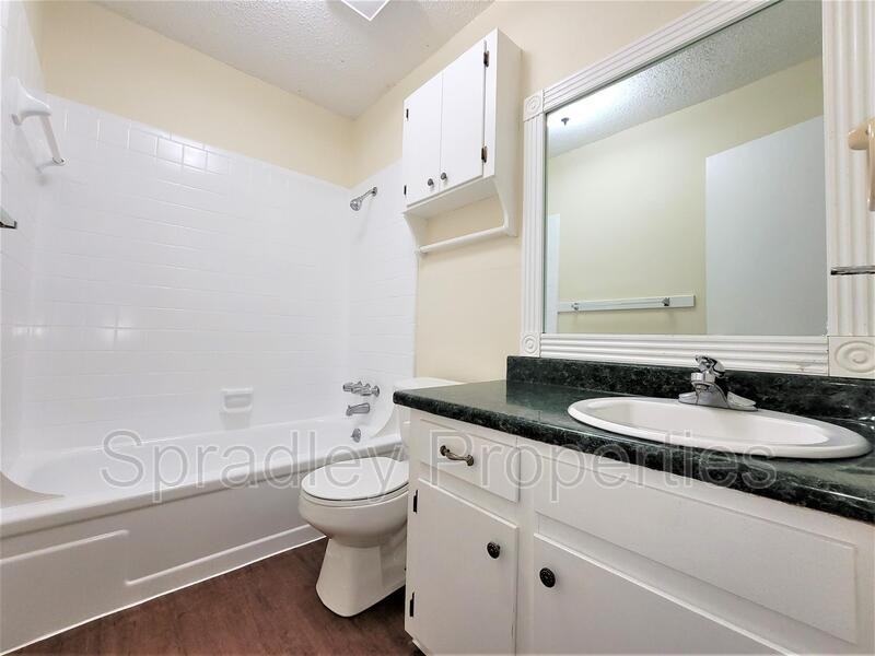 1027 N Wall St - Photo 6 of 7