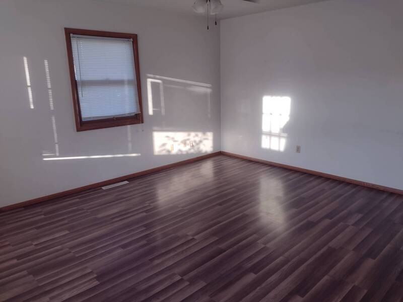 1023 1023/1025 35Th Place - Photo 3 of 7