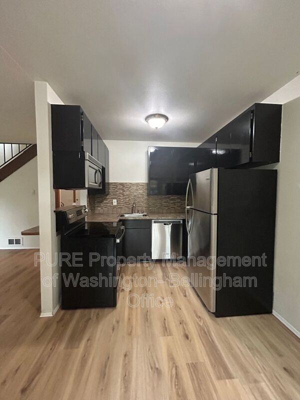 12712 51st Ave Ne #D - Photo 4 of 12