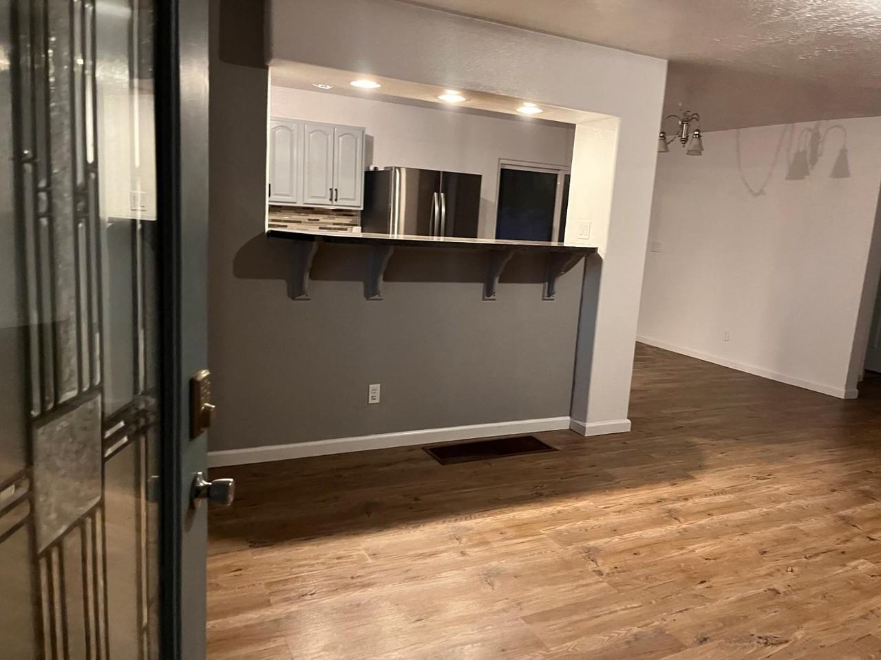 405 Holly Ave - Photo 3 of 15