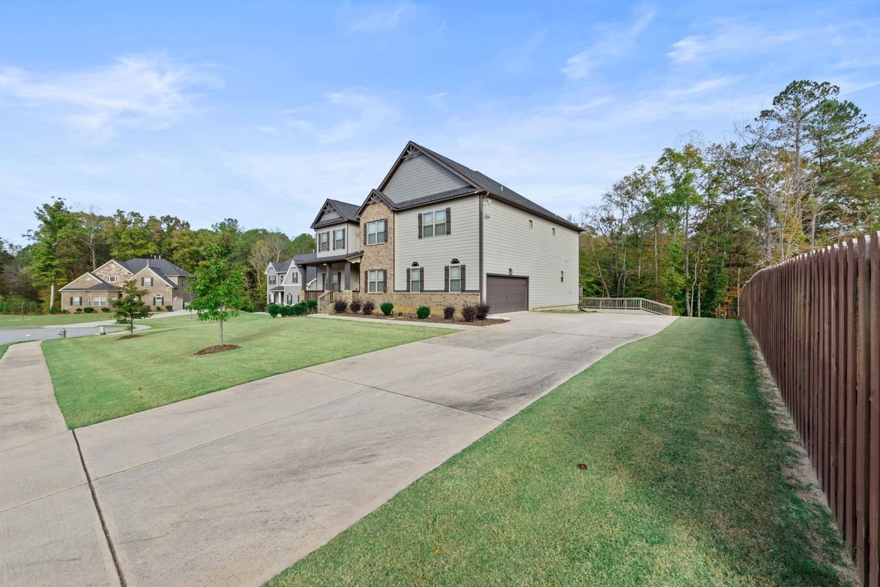 525 Twelve Oaks Dr - Photo 2 of 50