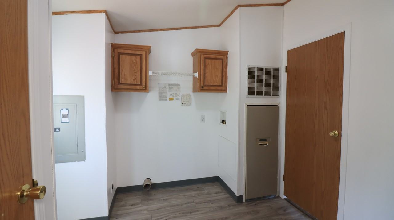 65709 93rd St - Photo 2 of 34