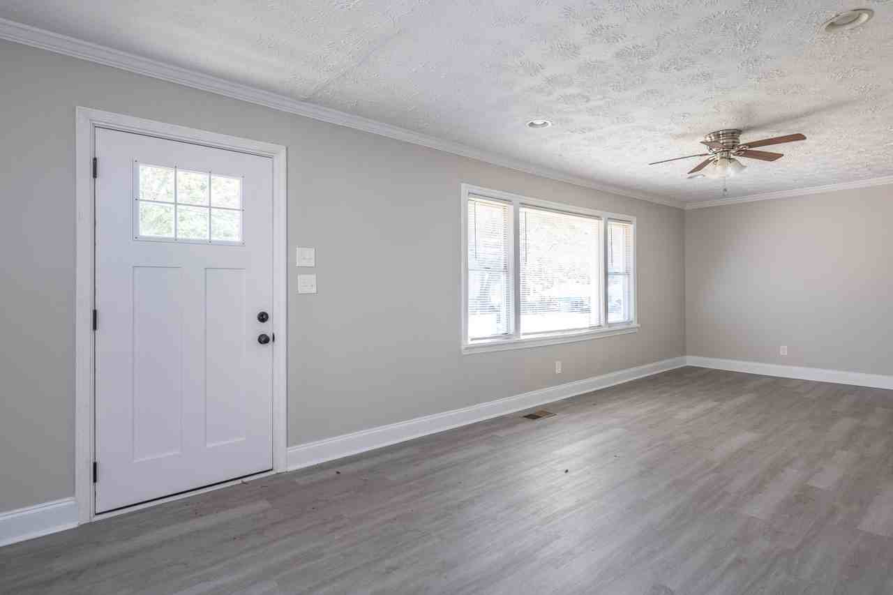 2153 Burroughs Ave Se - Photo 3 of 17