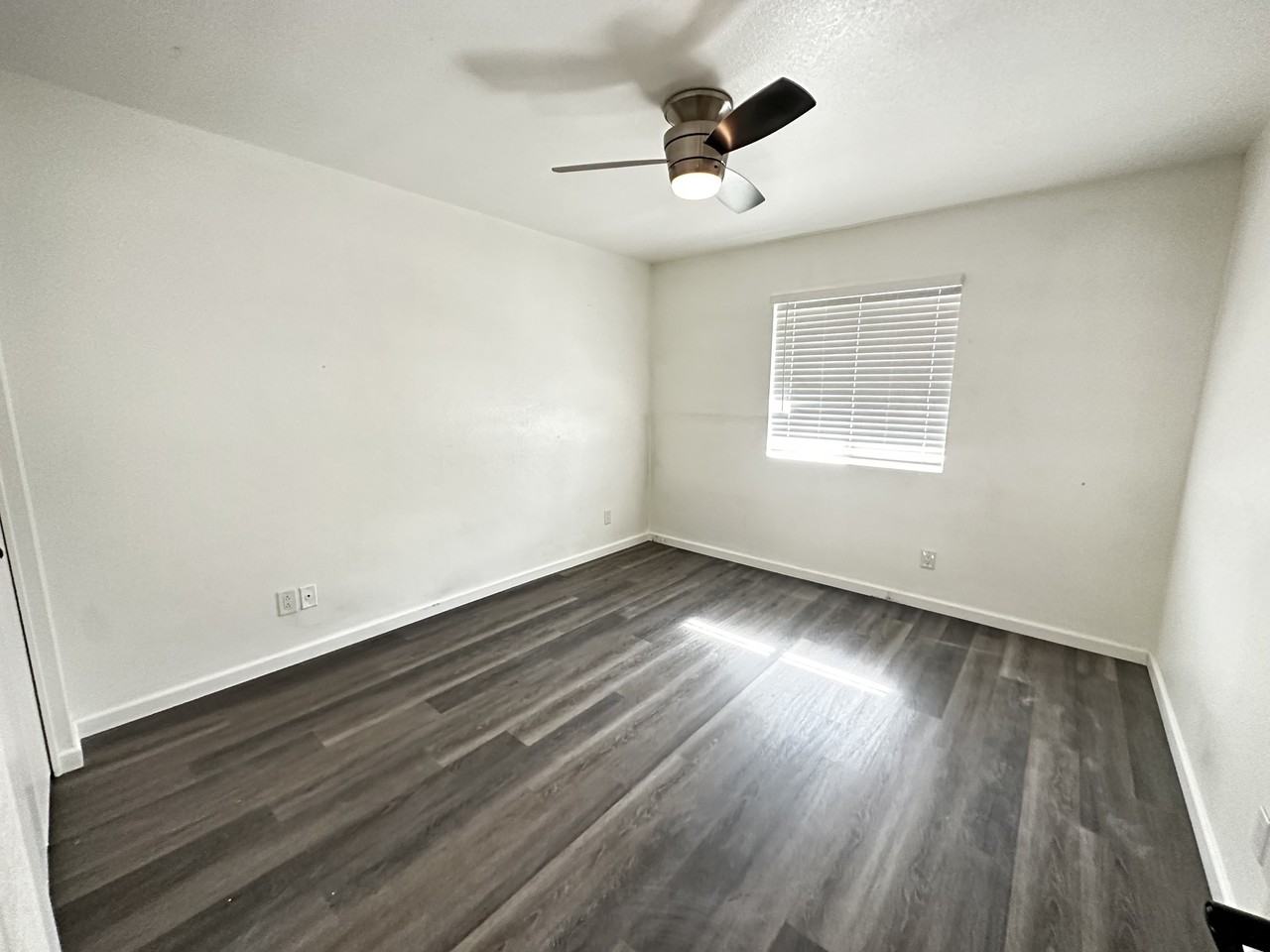 2006 N 51St St - Photo 3 of 9