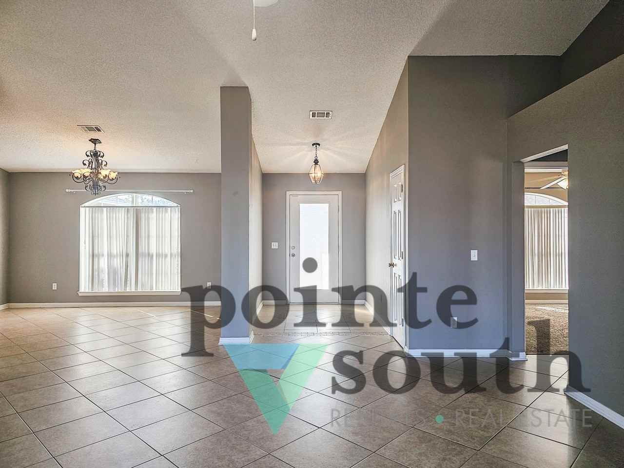 638 Downhaul Dr - Photo 2 of 22