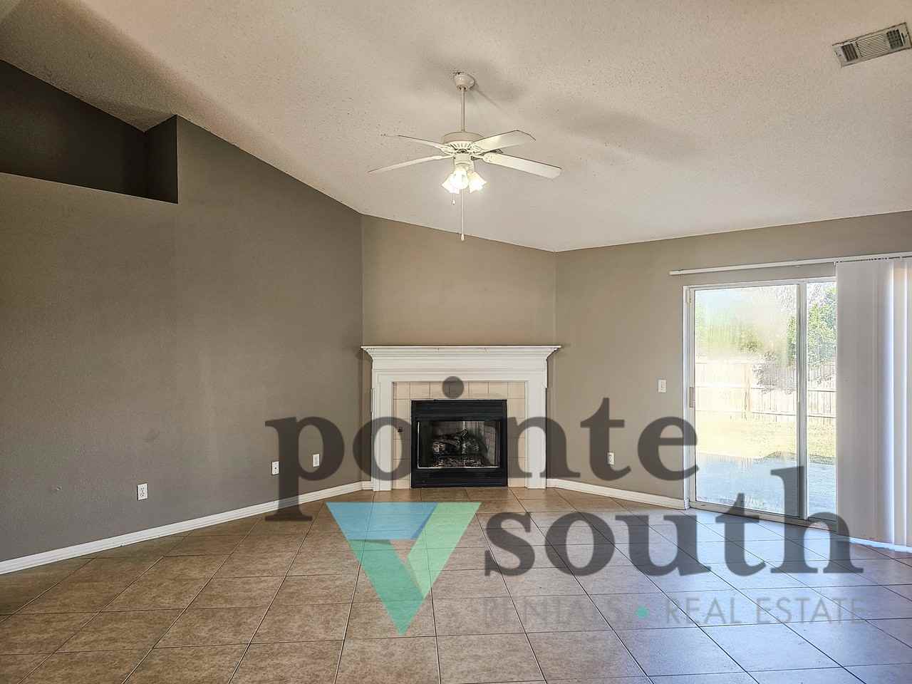 638 Downhaul Dr - Photo 3 of 22