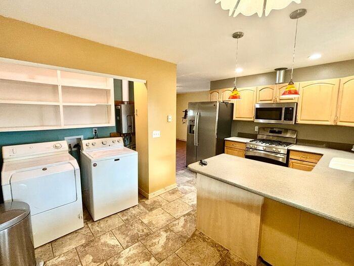 3726 Post Rd - Photo 2 of 18