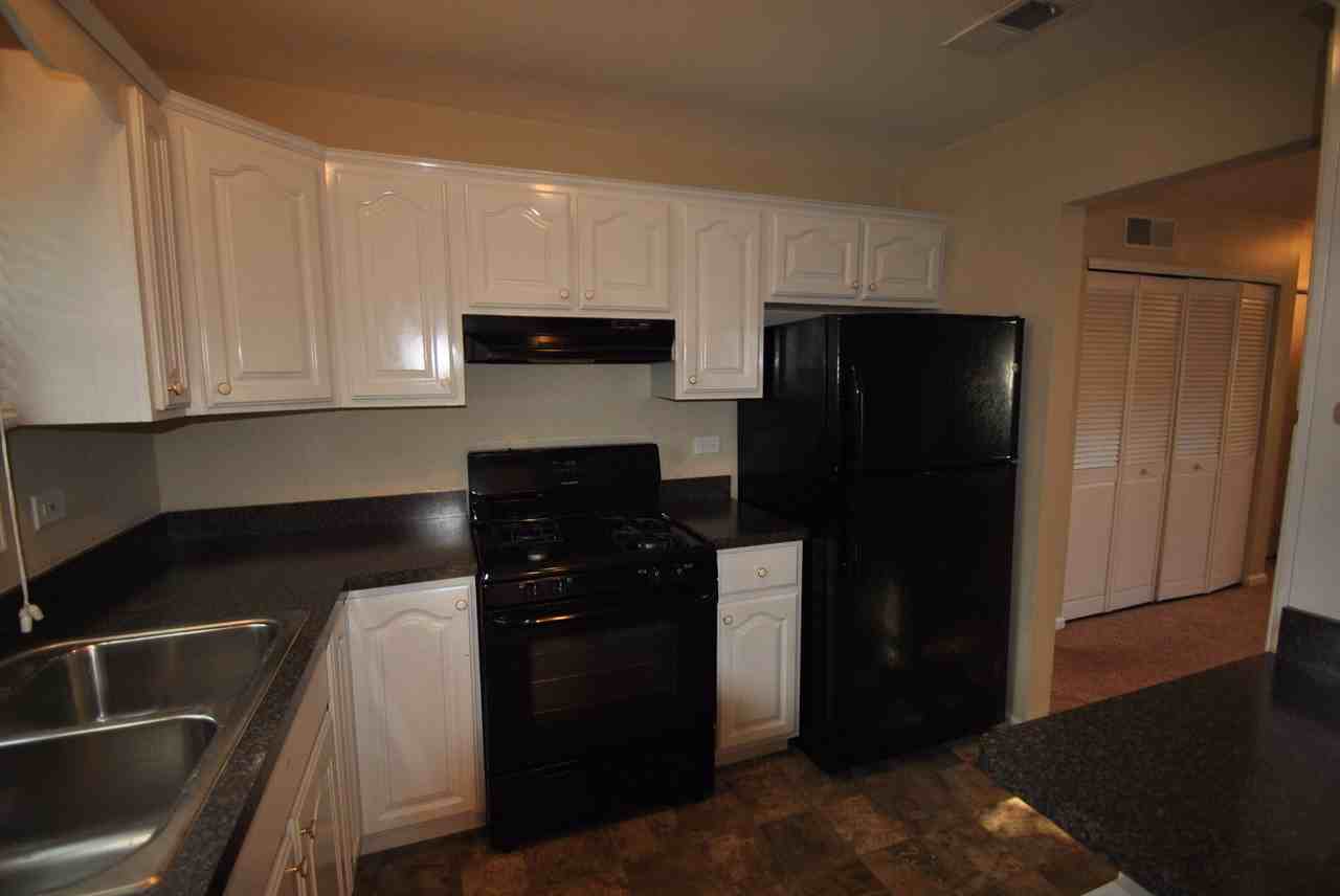 1113 Singleton Dr - Photo 3 of 5