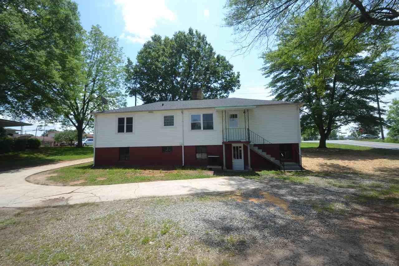 812 Rogers Lake Rd - Photo 2 of 10