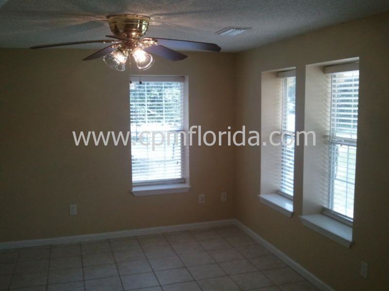 301 Hansen Blvd - Photo 3 of 9