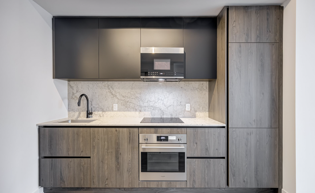 108 Peter Street #710