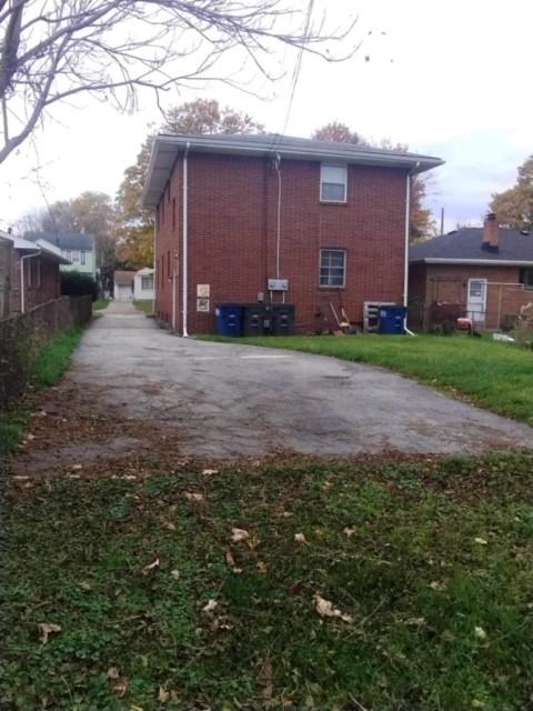 4318 Caroline Ave Uppr - Photo 2 of 18