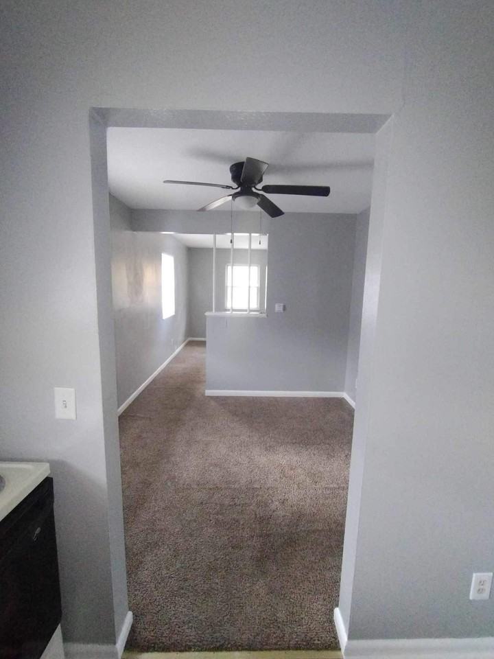 4318 Caroline Ave Uppr - Photo 4 of 18