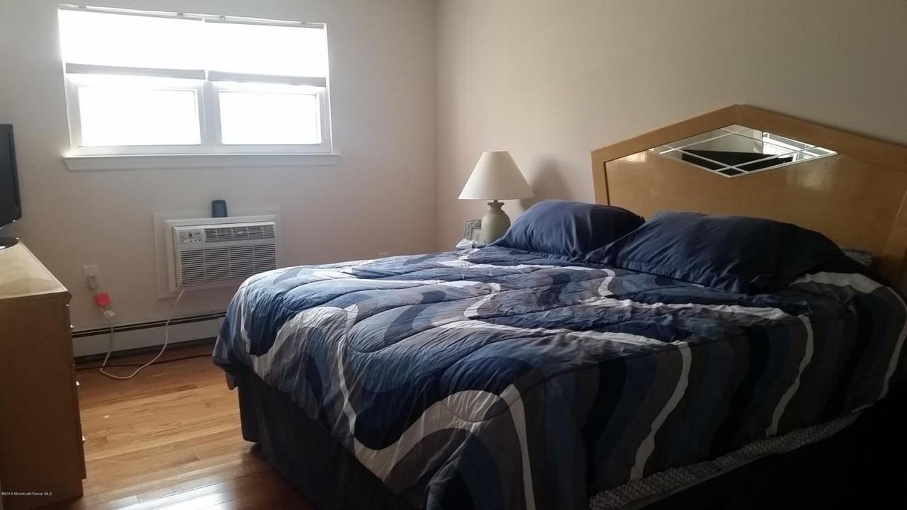 157 Wharfside Dr - Photo 2 of 5