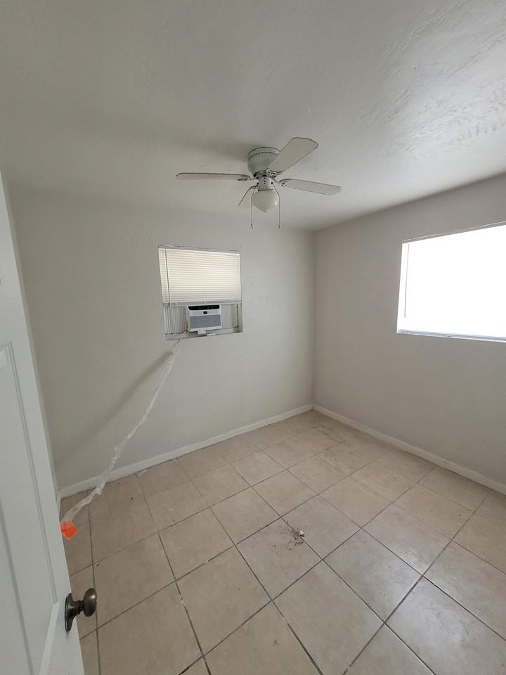 1219 Nw 23rd Ave #1 - Photo 3 of 3