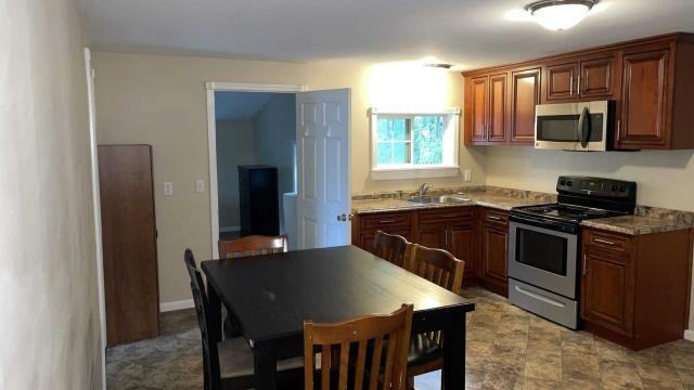 28 White St - Photo 3 of 11