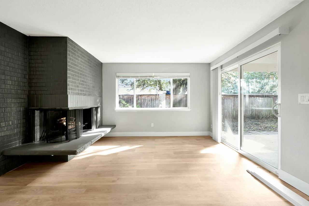 The Larson - Photo 5 of 34