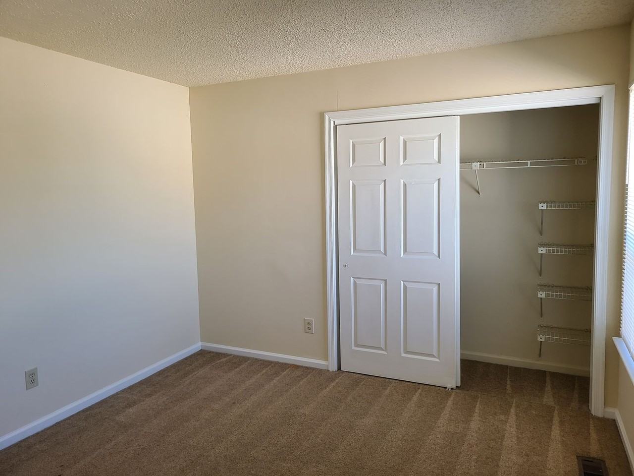 8576 Chesapeake Blvd - Photo 3 of 10