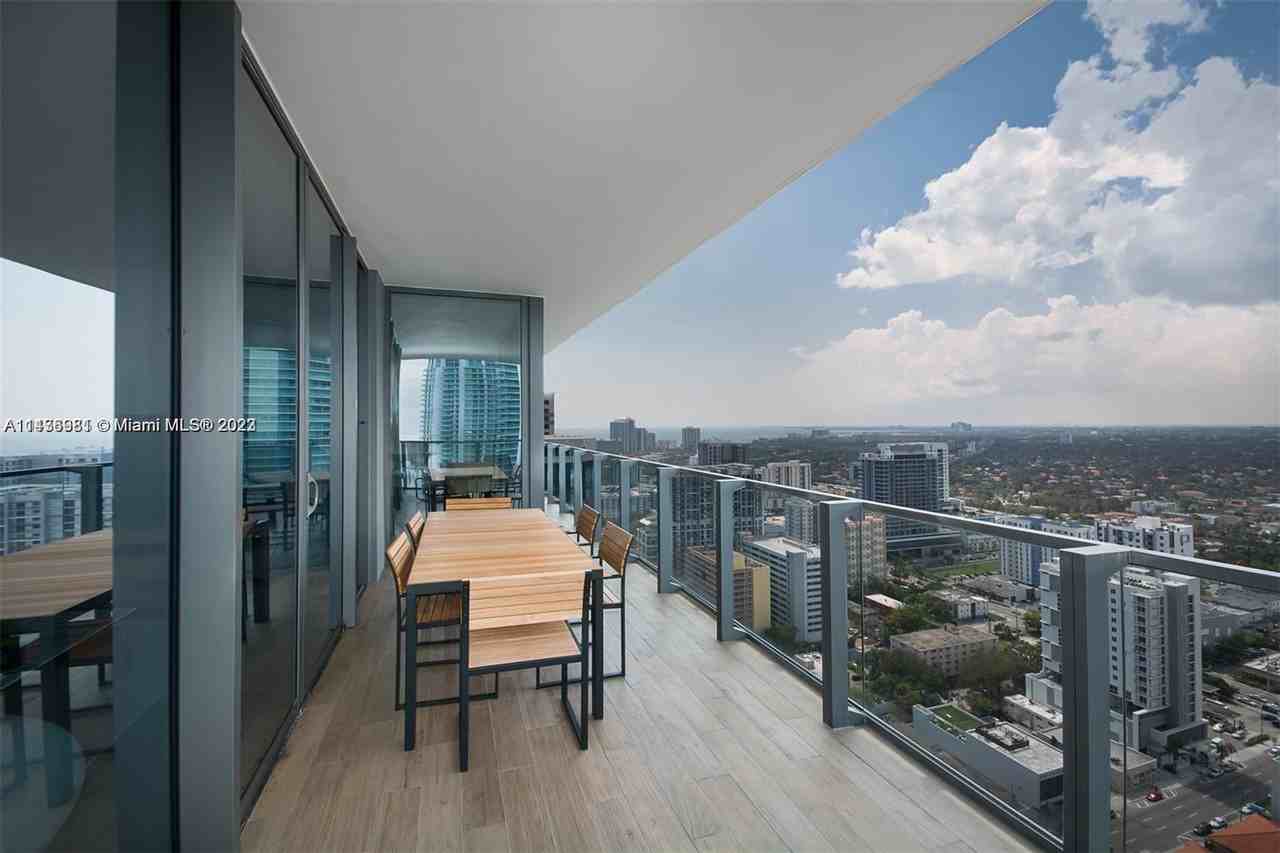 88 Southwest 7th Street - Photo 2 of 6