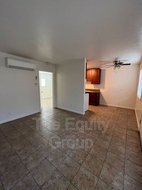 389 N Valencia Blvd - Photo 3 of 11