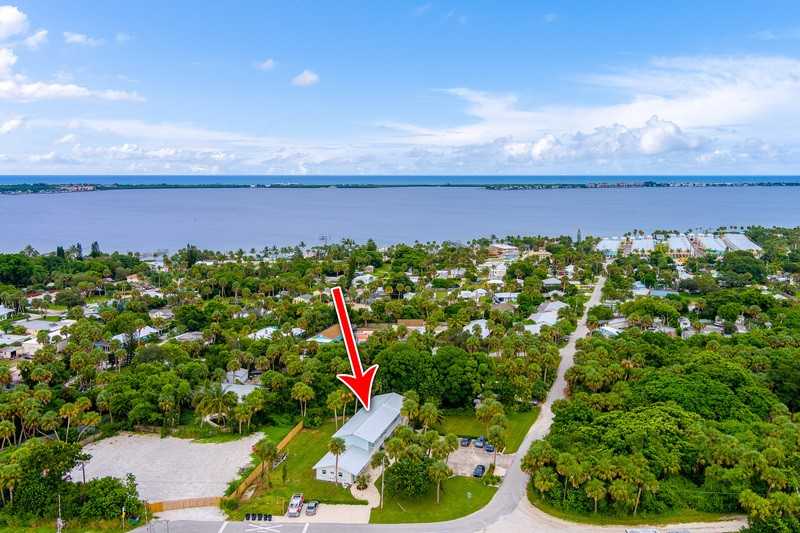 2121 Ne Park St - Photo 4 of 14