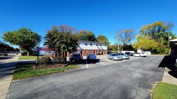 featured image of 1812 Williamsburg Rd #9