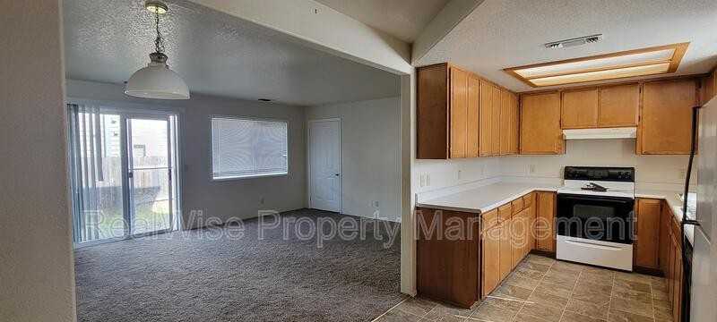 1806 Medart Ln - Photo 2 of 16