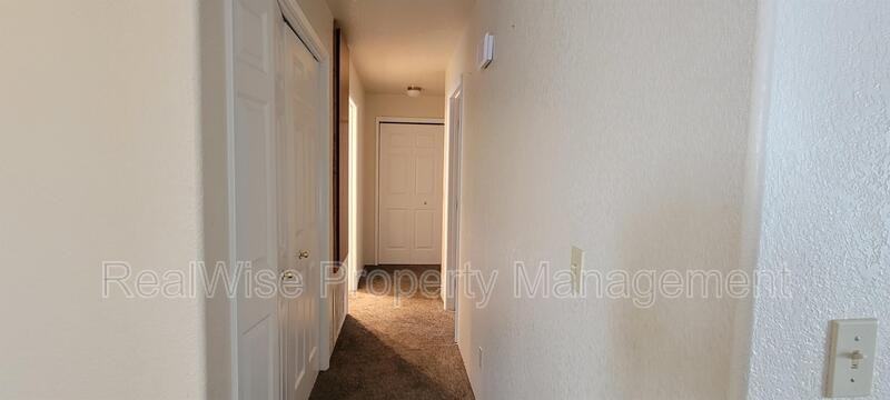 1806 Medart Ln - Photo 3 of 16