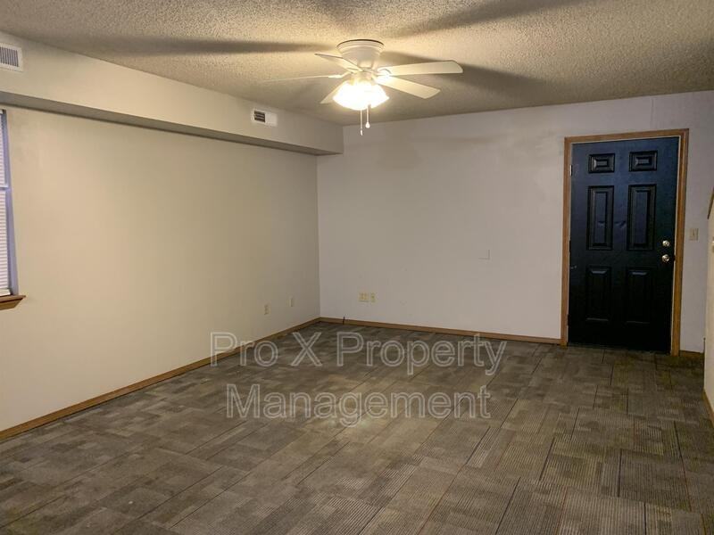 1511 S Case St - Photo 2 of 8