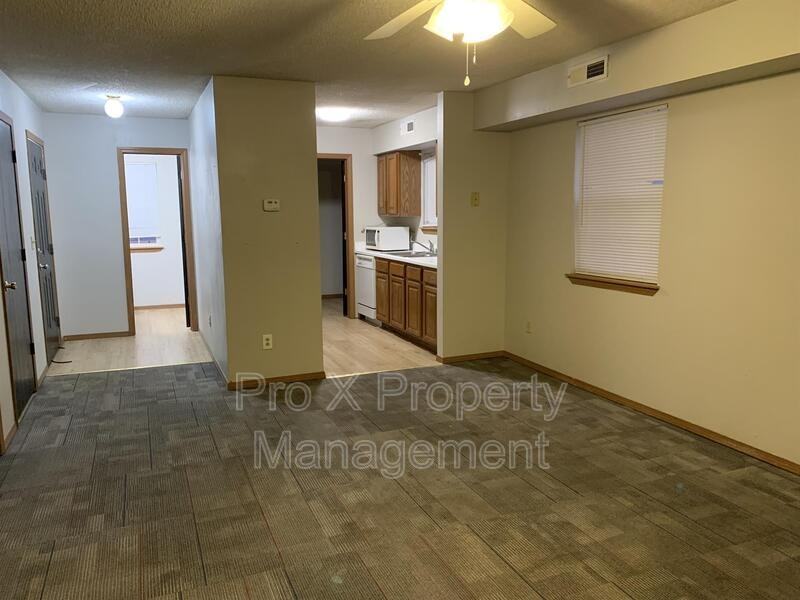 1511 S Case St - Photo 3 of 8