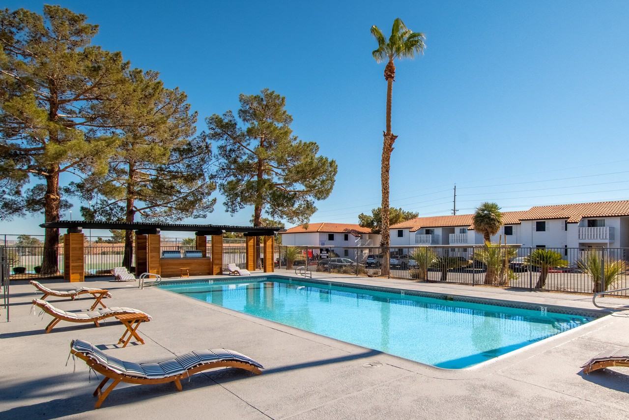 Tides on Charleston - Photo 7 of 22