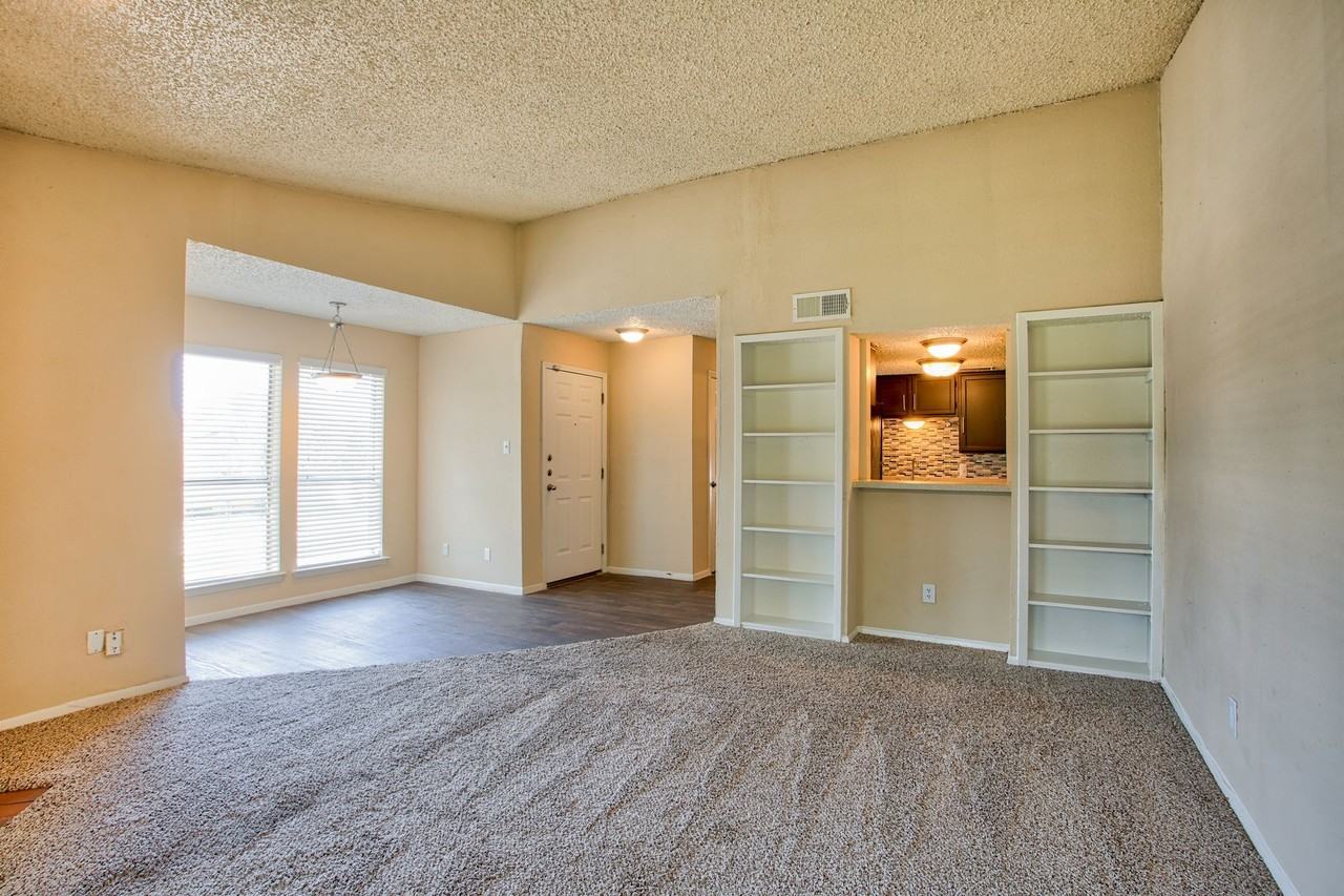 Highlands Creek Apartments - Photo 6 of 27