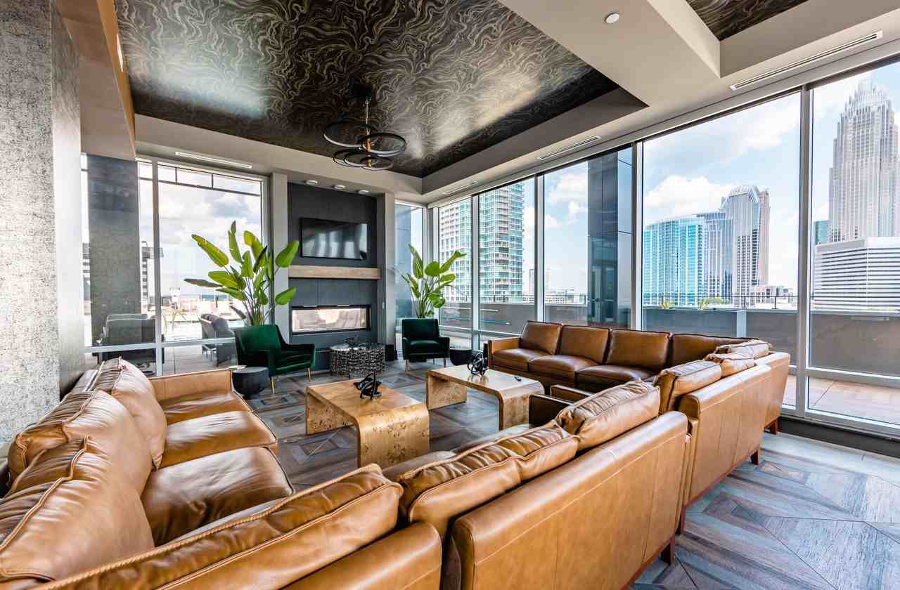 500 West Trade - Photo 3 of 48