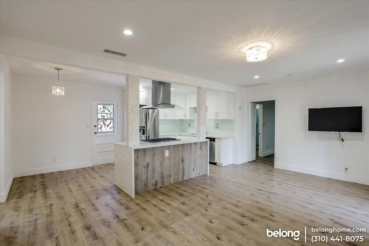 8833 Paso Robles Ave - Photo 4 of 27