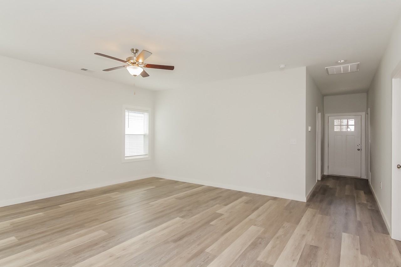 2203 Julia Ave - Photo 2 of 12