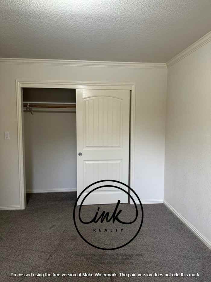 1050 Riverview Dr - Photo 3 of 11