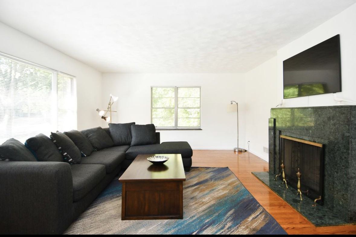 1712 Kessler Boulevard West Dr #NA - Photo 2 of 8