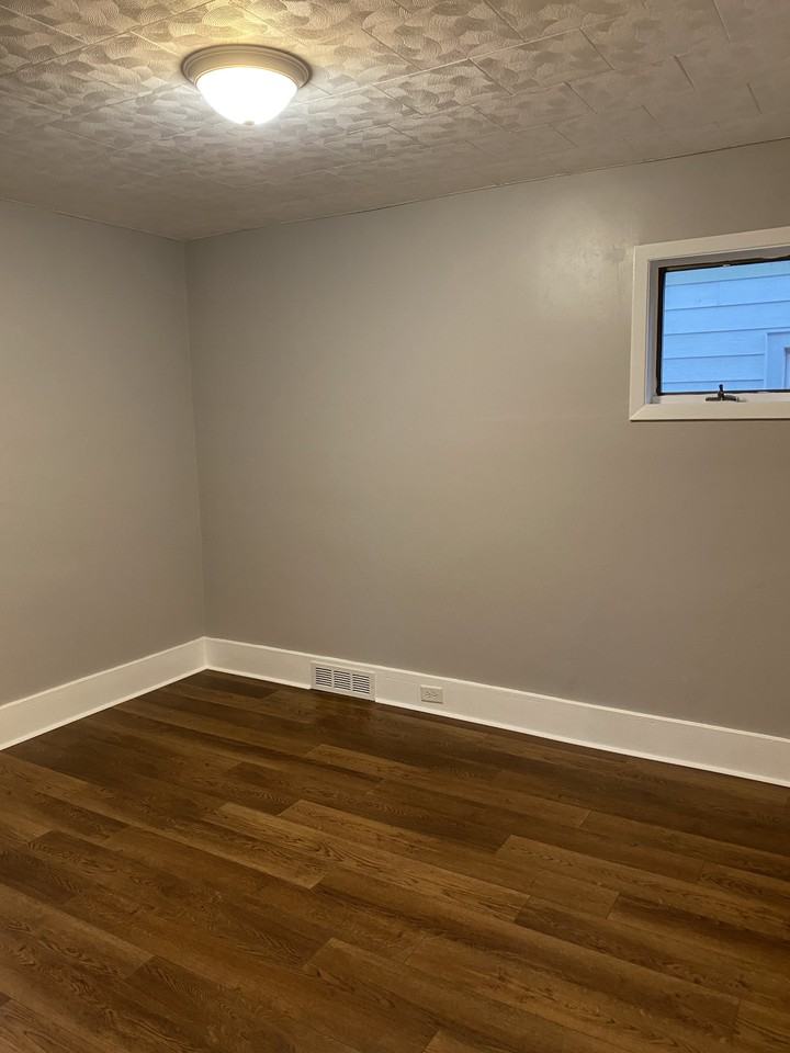 27 Lyndale Ave - Photo 3 of 15