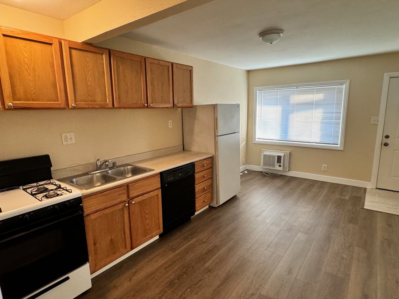 1001 Roanoke Ave #NA - Photo 3 of 6