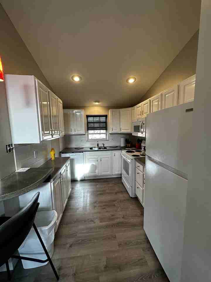 434 1/2 W 3rd St #1 - Photo 3 of 14