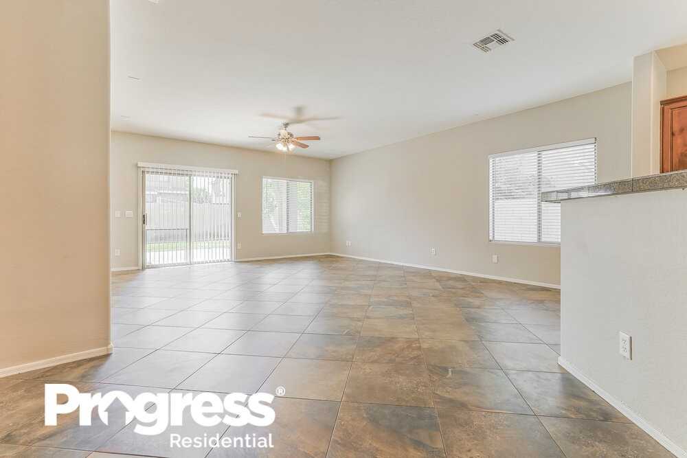 4057 E Page Ave - Photo 3 of 16