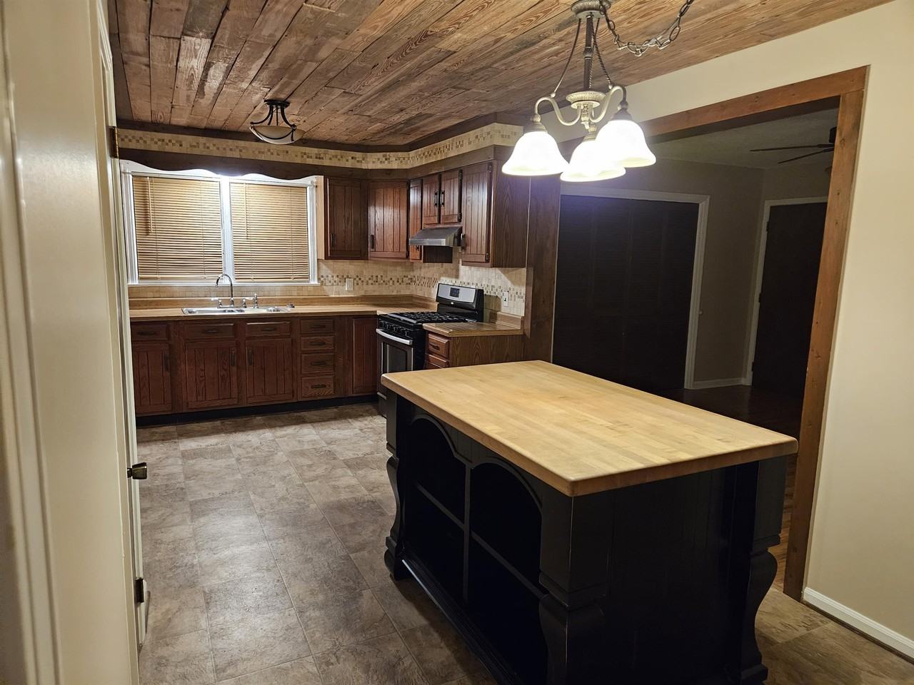 2832 Clyburne St #1 - Photo 3 of 12