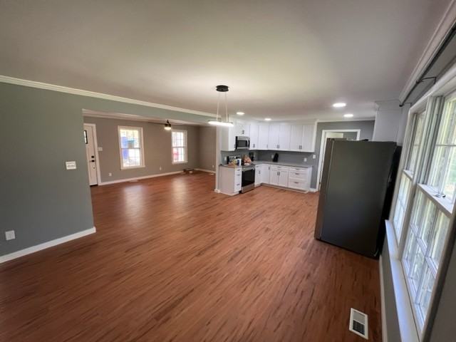 1732 Hideaway Ln - Photo 2 of 33