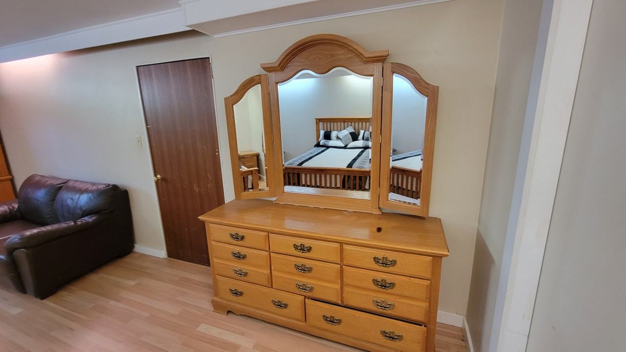 445 Hollydell Rd - Photo 2 of 10