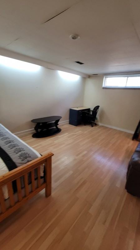 445 Hollydell Rd - Photo 3 of 10