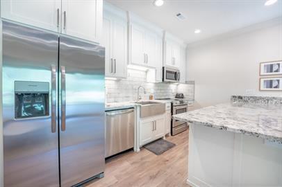 97 Perth Dr #1 - Photo 3 of 13