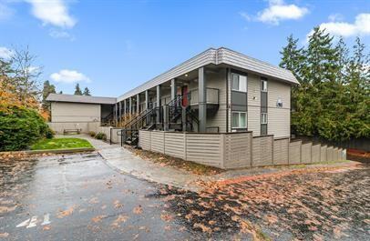 9528 Ne 180th St #1 - Photo 3 of 48