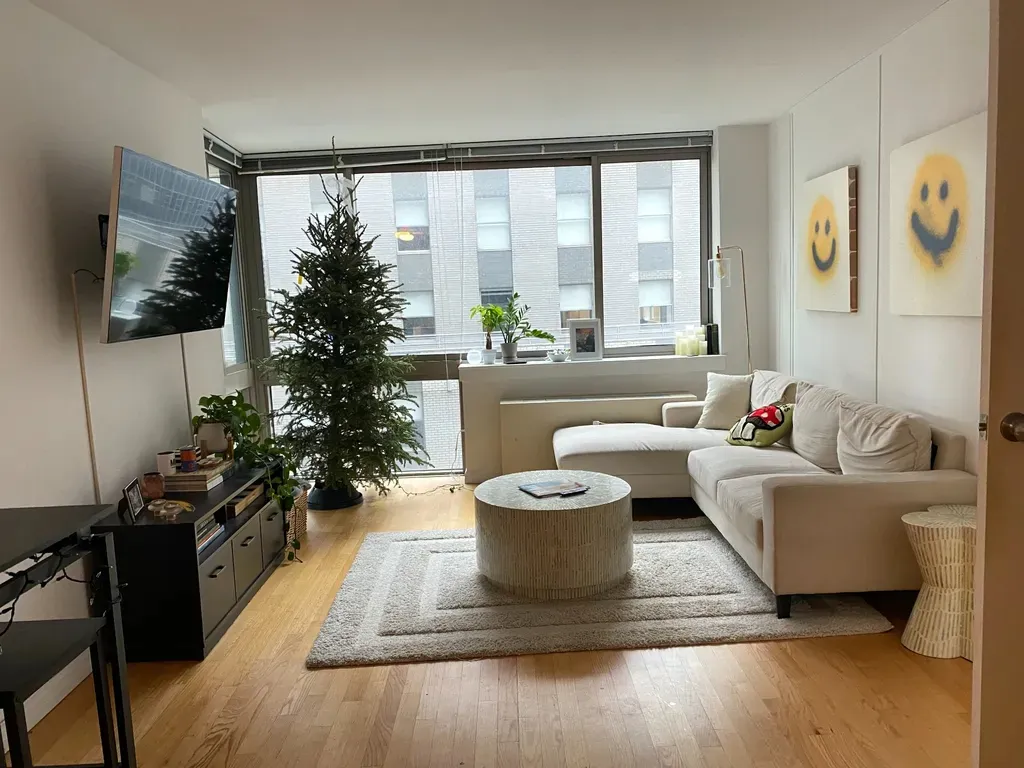 8 Liberty Pl #15A
