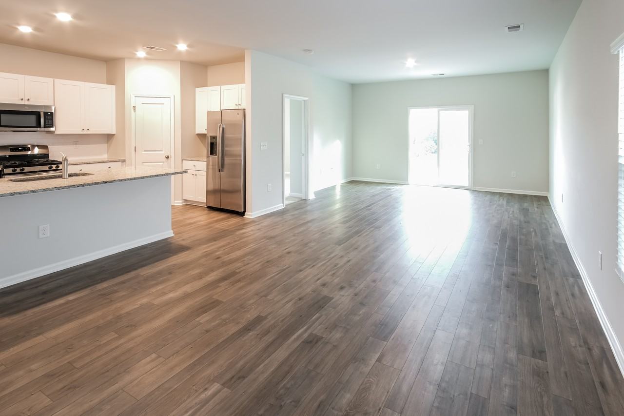 120 S Reindeer Rd - Photo 6 of 20